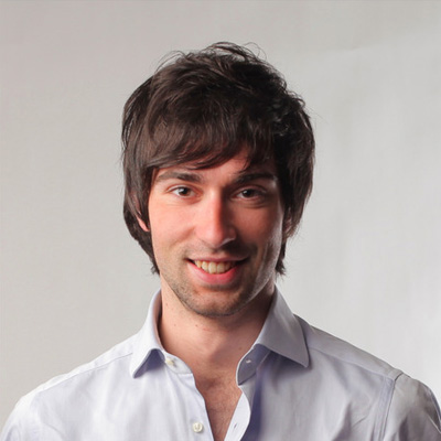 صاحب فروشگاه آجیل و خشکبار